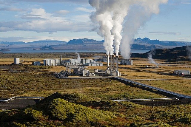 Geração de energia solar supera a de termelétricas a carvão e nucleares